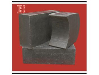 Low carbon magnesium carbon brick